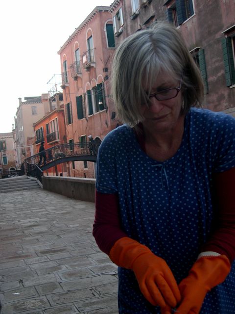 16th dec - Italian cleaning lady on street