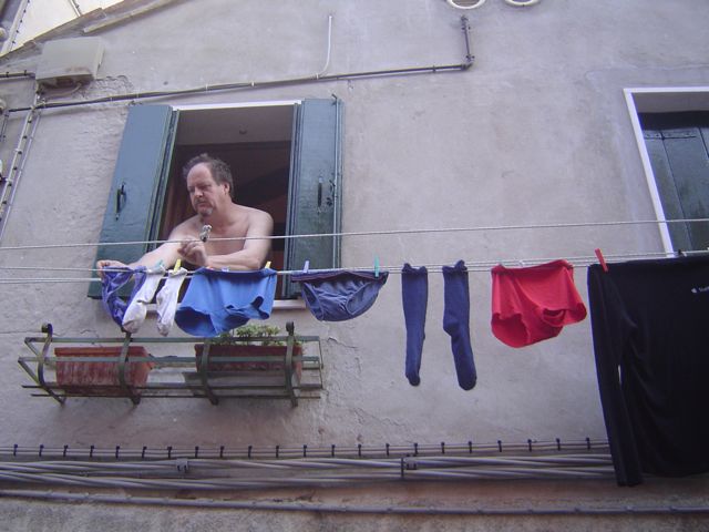 Mon 17th Dec- starting the Venice day with chores