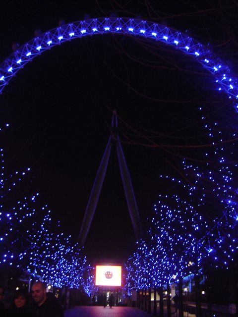 And in the evening the gals headed for the Tate Modern whilst the kids (incluing Charlie and Stephen) watch a film in Leicester Square