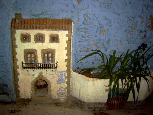 An elaborate Gato gate-o in the old city