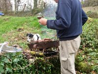 A quick lunch at Yolande's farm has Kizzy's interest