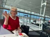 A quick drink in the Qantas lounge