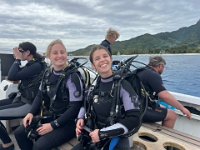 The gals have entered the depths before. We think their last dive together was in the Phillipines (see "AthoAlbum" March 2019)